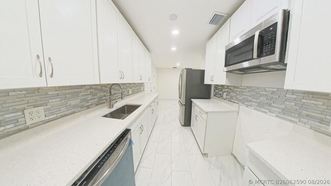 Photo - 341 Henthorne Dr