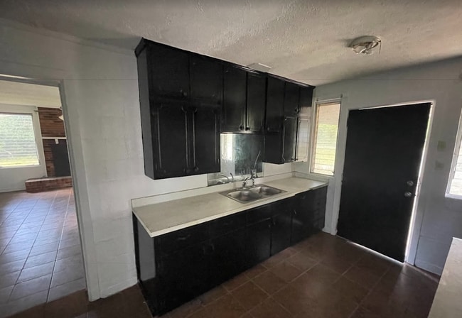 Photo - 2300 Pearce Ave