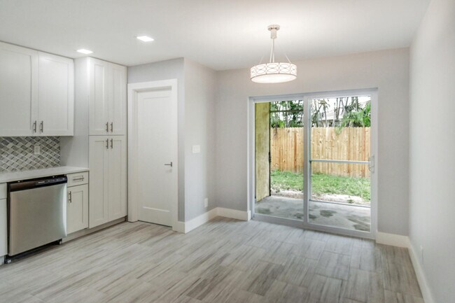 Photo - 9128 Roan Ln