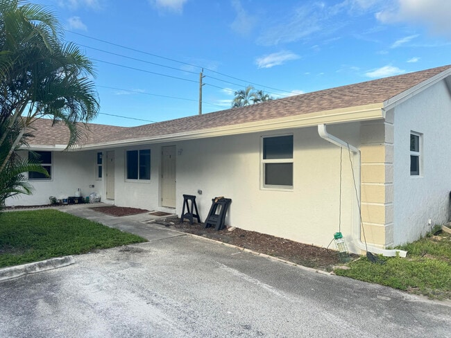 Building Photo - 4683 Hairland Dr Rental