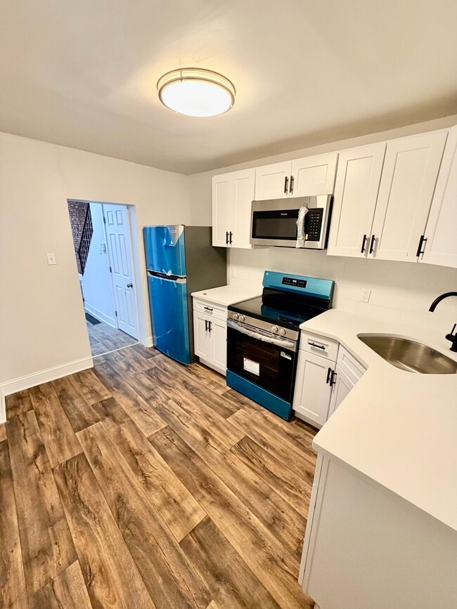 Photo - 2814 Helen St