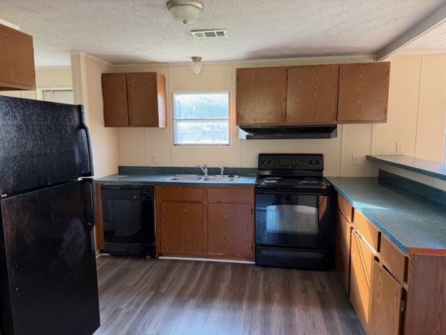 Photo - 835 Milford Rd