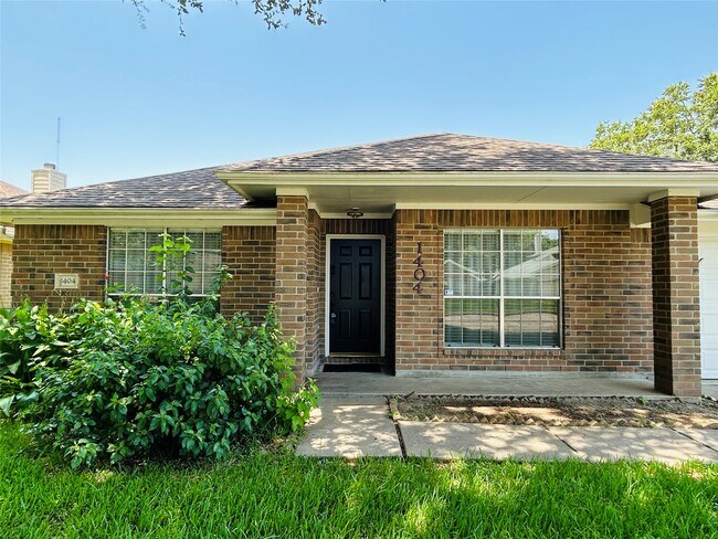Building Photo - 1404 Helmsley Dr