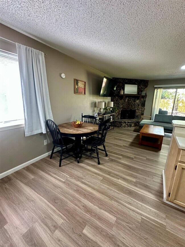 Photo - 1005 Waverly Dr