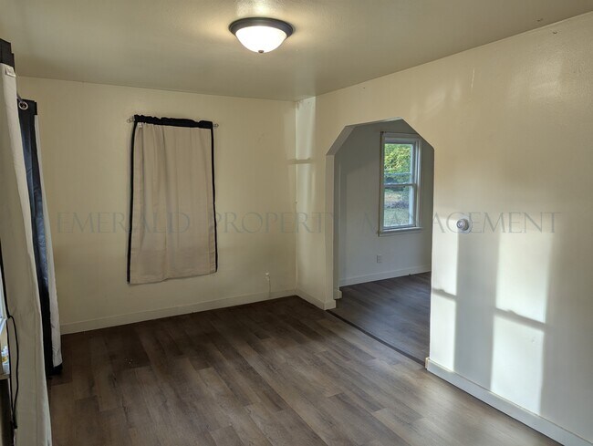 Photo - 1318 N Burbank Ave