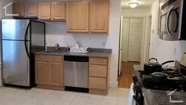 Photo - 27 Brackett St Apartments