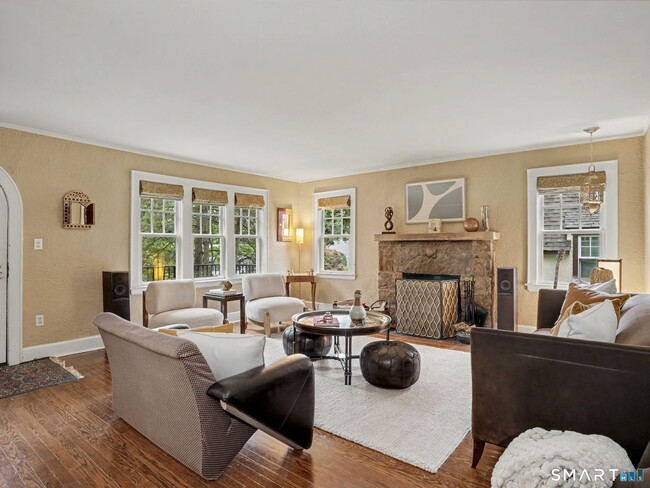 Photo - 46 Valleywood Rd