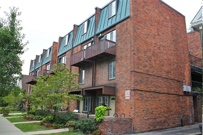 Carriage House Apartments