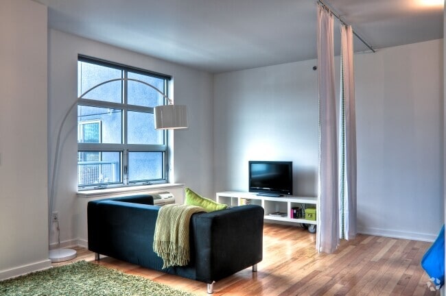 Building Photo - 22 Floors Rental