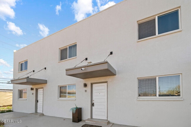 Building Photo - 7441 Alameda Ave