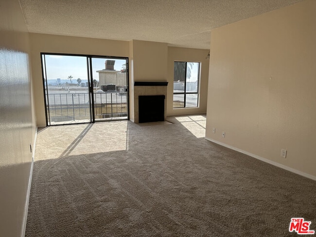 Building Photo - 7300 Franklin Ave Unit 654 Rental