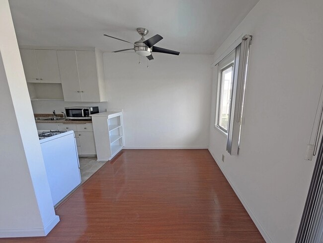 Photo - 1263 Hayworth Ave Unit 6