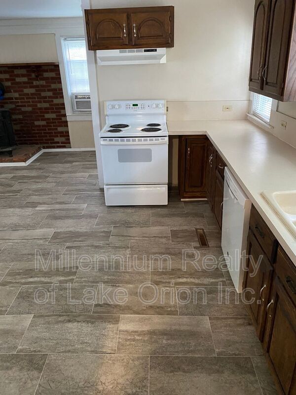 Photo - 709 W Dryden Rd