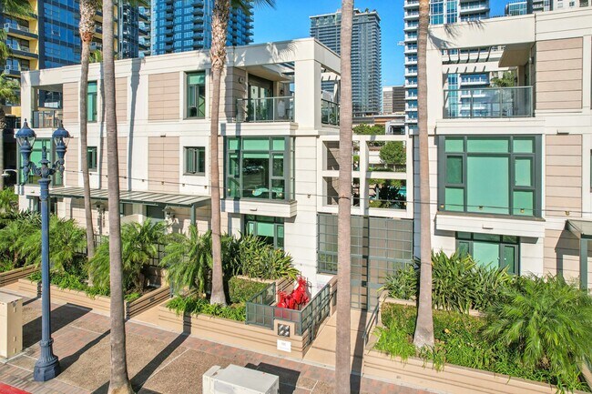 1285 PACIFIC Hwy