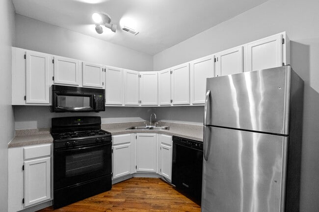 Building Photo - 2315 W McLean Ave Unit 1w