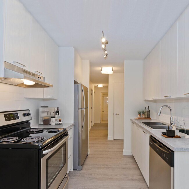 Photo - Flintridge Place