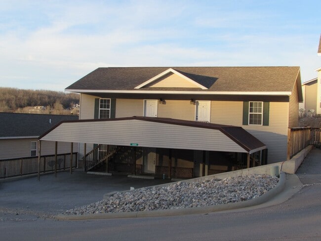Building Photo - 16588 Hunters Ridge Ln Unit D