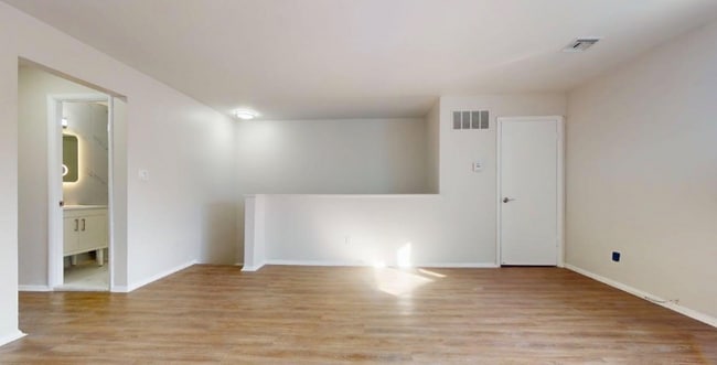 Photo - 110-41 62nd Dr