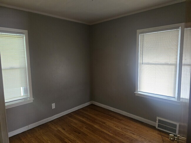 Photo - 19404 Kenosha St