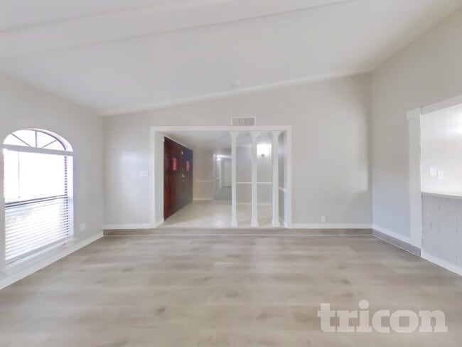 Photo - 414 Hemlock Dr