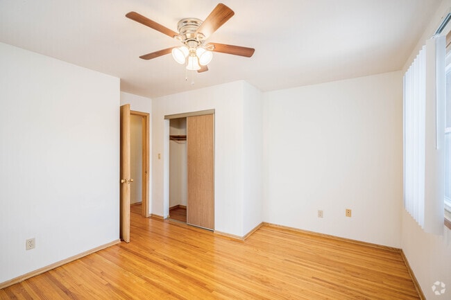1BR,1BA - 510SF - Bedroom
