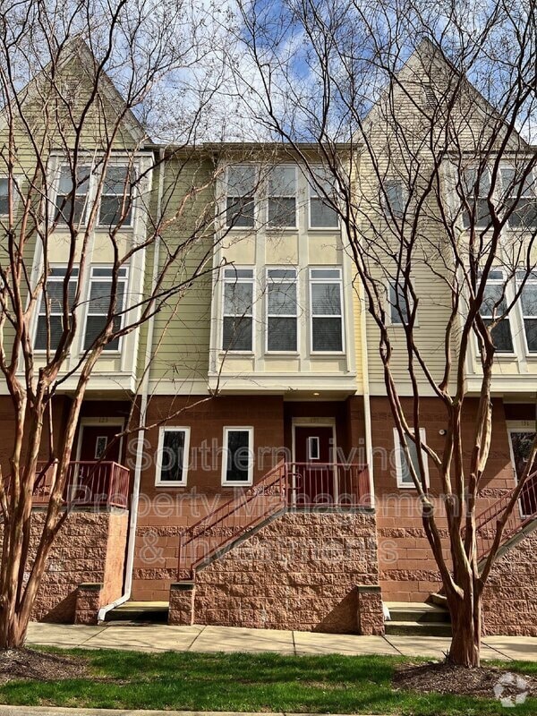 Building Photo - 127 S Sycamore St Rental