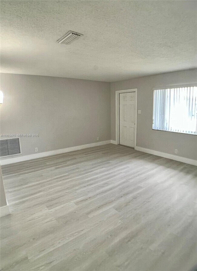 Photo - 6990 NW 17th St