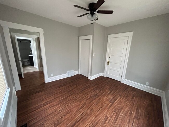 Building Photo - 77 W 23rd St Unit 1B Rental