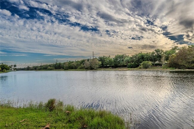 Building Photo - 2893 Oakbrook Dr