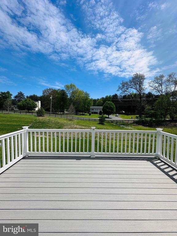 Building Photo - 303 Bait Rd