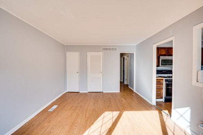 Photo - 1823 Overdene Ave