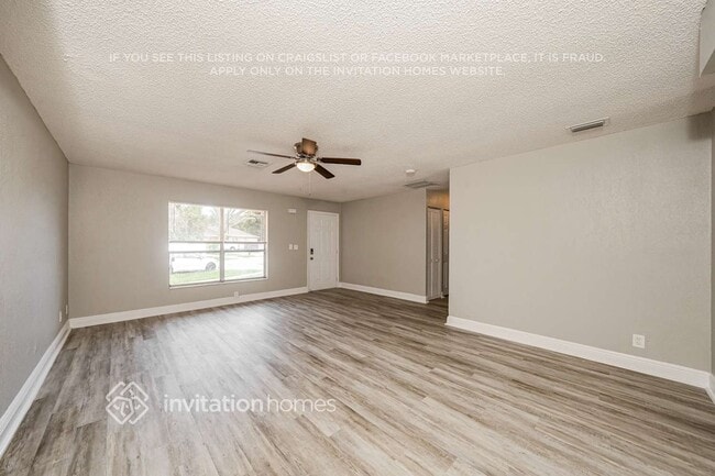Photo - 6206 Wauconda Way W
