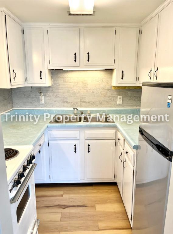 Photo - 628 Collins Ave