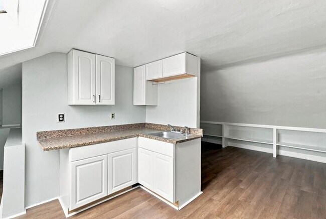 54 Candace St Unit 3