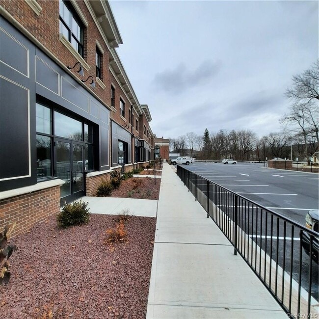 Photo - 250 NY-32 Unidad 202