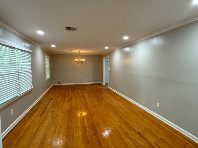 Photo - Beautifully redone!