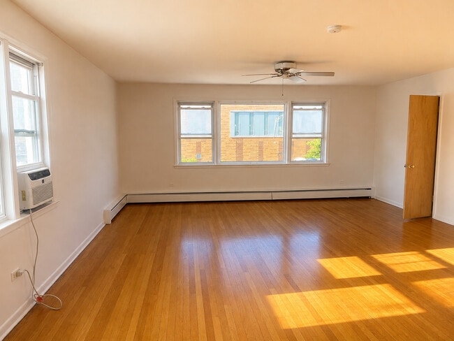 Photo - 3923 W Howard St Unit W