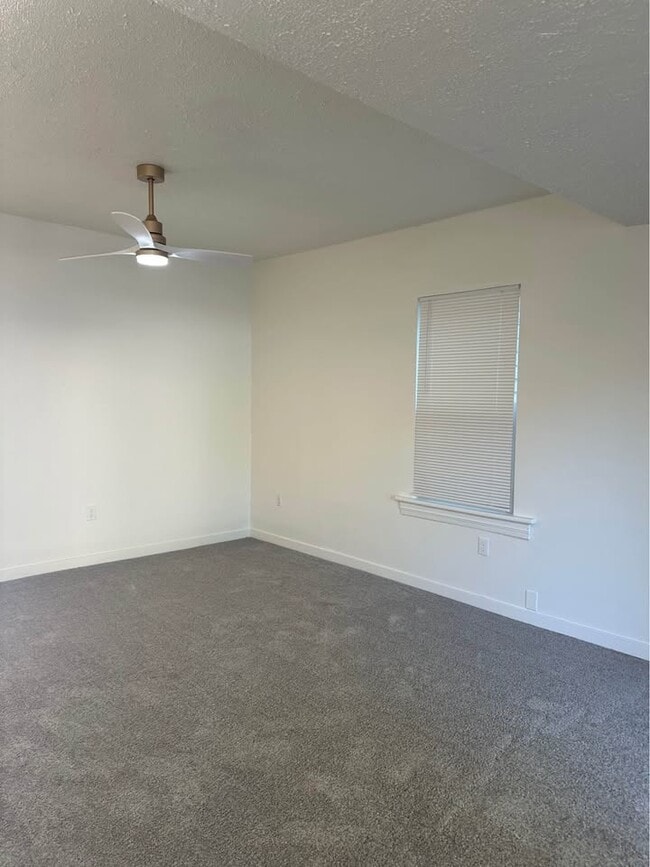 Photo - 2843 Grant Ave