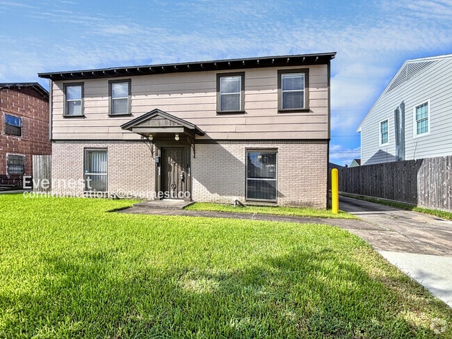 Building Photo - 3338 Blodgett St Rental