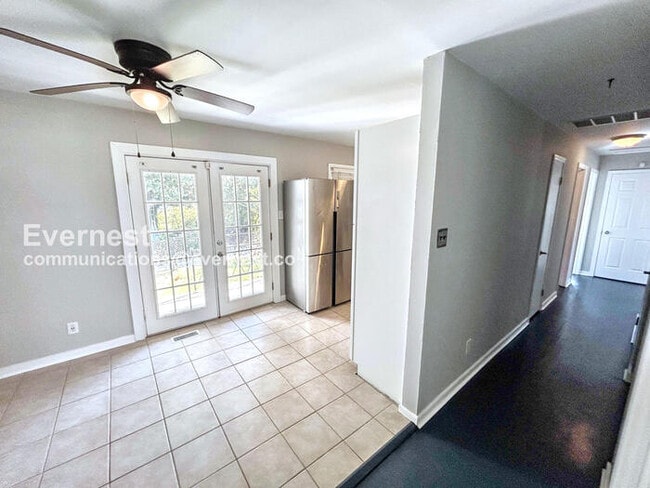 Photo - 1001 Kinney St