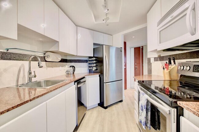 Photo - 1052 Burrard St Unit ID1345514P