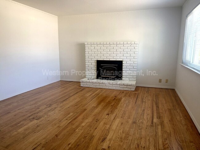 Photo - 4610 Garnet St