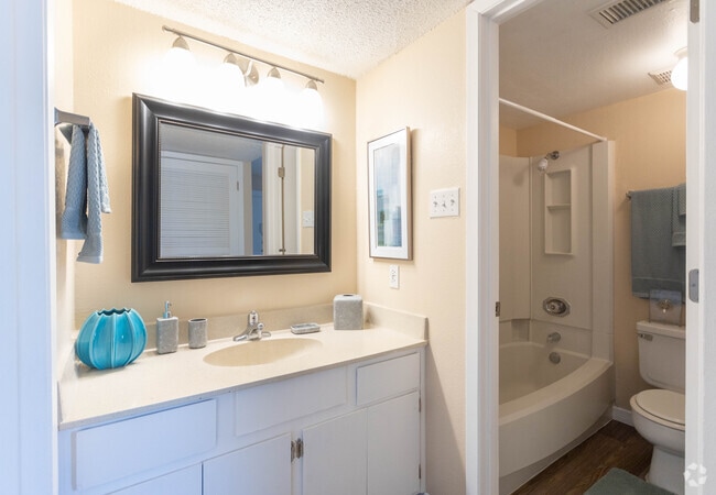 2HAB 1BA - 745 ft² - Dos Santos Apartments