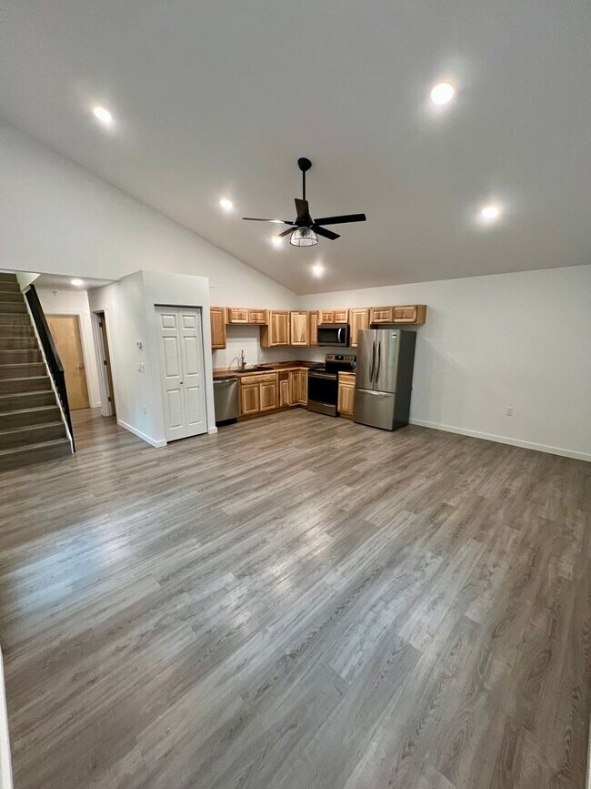 Photo - 3 Bedroom home for rent / Water holding ta...