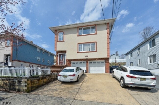 Building Photo - 100 Eastern Wy