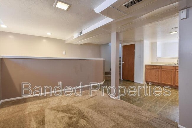 665 E Garfield Ave