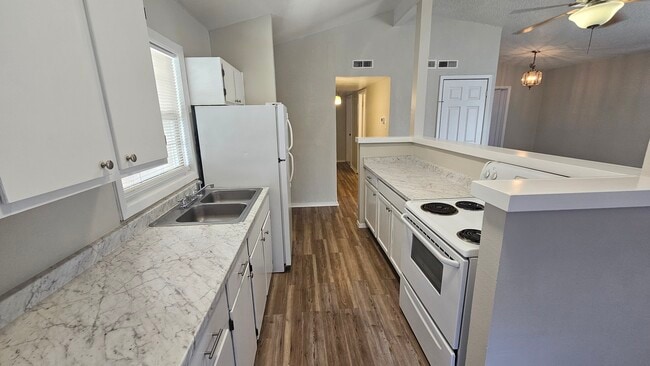 Photo - 1006 S Plains Park Dr