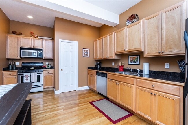 Photo - 224 Salem St Unit 5