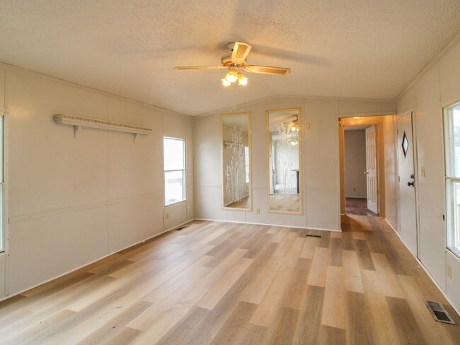 Photo - 1810 Vales Mill Rd