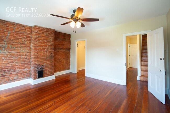 Photo - 2211 Bainbridge St